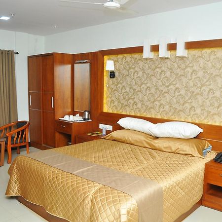 Kallada Mamatha Motels Kunnamkulam Экстерьер фото